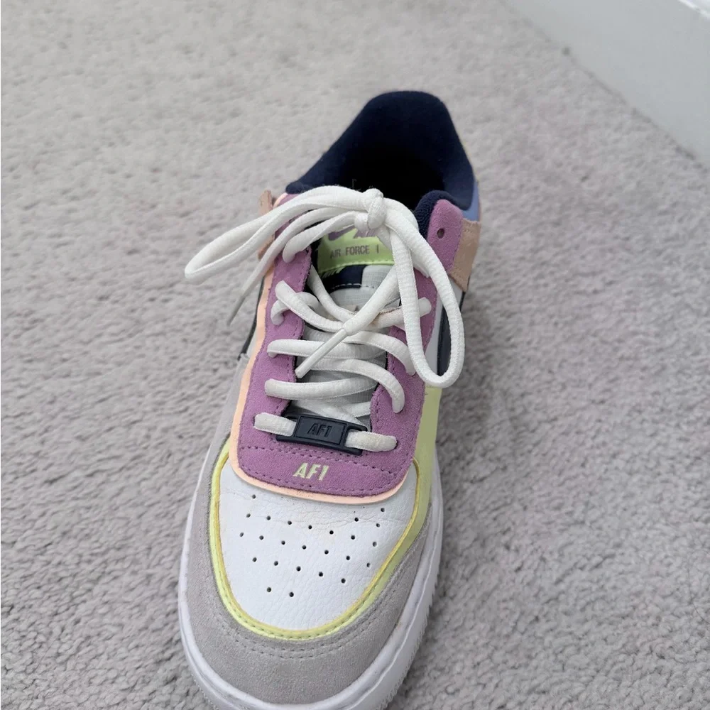 Nike Air Force 1 Low Shadow
Photon Dust Crimson Tint (Women's) - Picture 4 of 9